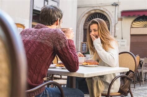 デート 話す こと|初デートで盛り上がる会話ネタ♡付き合う前に距離が .